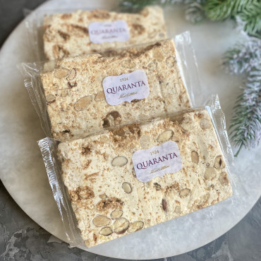 Торроне с амаретто и орехами Torrone Amaretti Quaranta 150 г