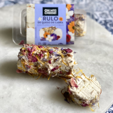 Сыр козий мягкий с лепестками цветов Rulo 100 г