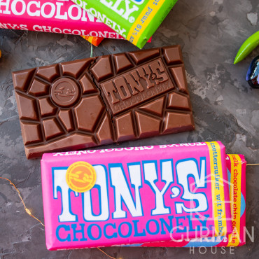 Білий шоколад Tonys Chocolonely з малиною та вибуховою карамеллю 180 г