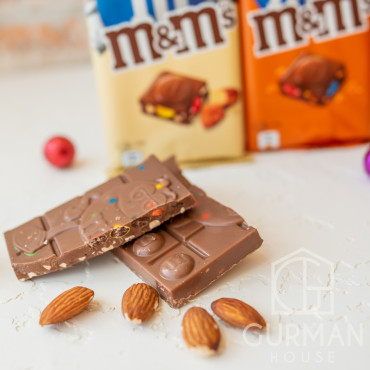 Молочный шоколад M&M's Almond с Миндалем и разноцветными драже 165 г