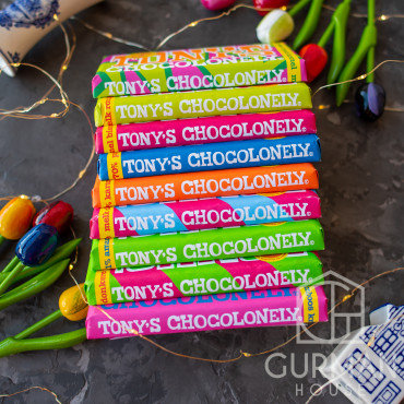 Молочний шоколад Tonys Chocolonely брауні з горіхом пекан 180 г