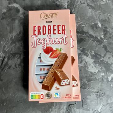 Молочный шоколад с клубникой и йогуртом Choceur Erdbeer Joghurt порционный 200 г