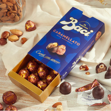 Шоколадні цукерки Baci Perugina Caramellatо в чорному шоколаді 200 г