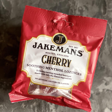 Леденцы ментоловые Jakemans с вишней и мятой 73 г
