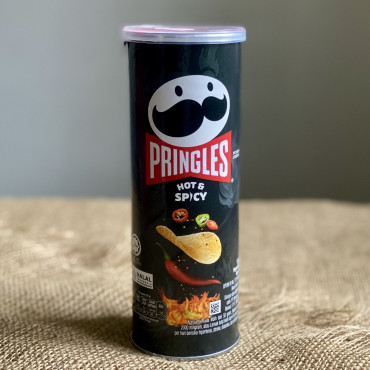 Чипсы с перцем чили Pringles Hot & Spicy 102 г